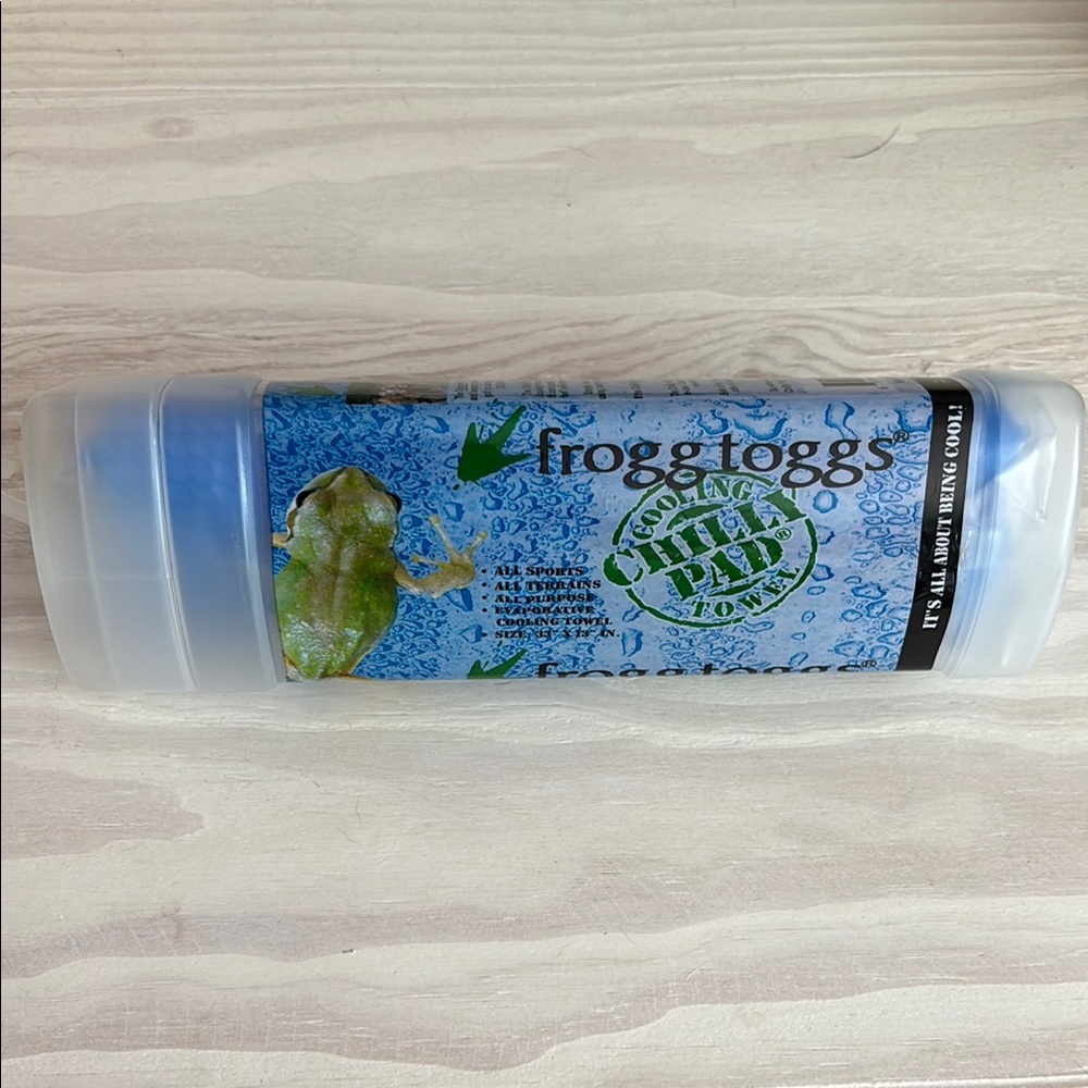 New in‎ Pkg Froggtoggs Cooling Towel in Blue 🐸